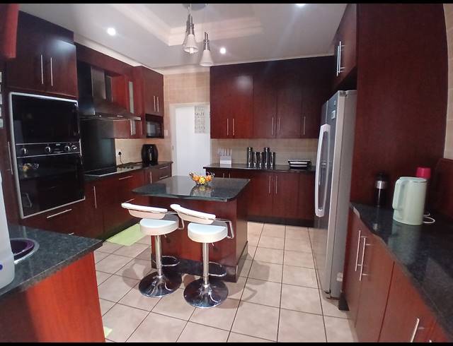 3 BEDROOM HOUSE FOR SALE IN LEONDALE